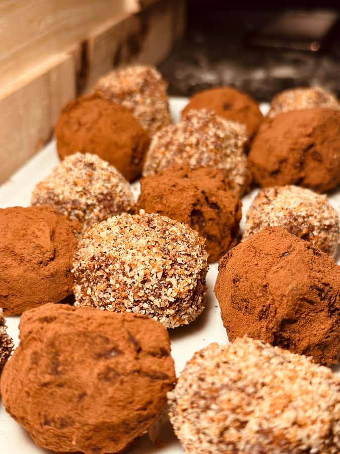 1.5h Cusco Chocolate Workshop - Truffles & Hot Chocolate - The opening lesson: from cacao to truffle mixture
