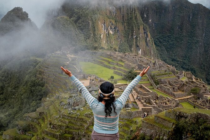 2-Day Sacred Valley & Machu Picchu Tour by Train from Cusco - Tunupa lunch and the road to Ollantaytambo