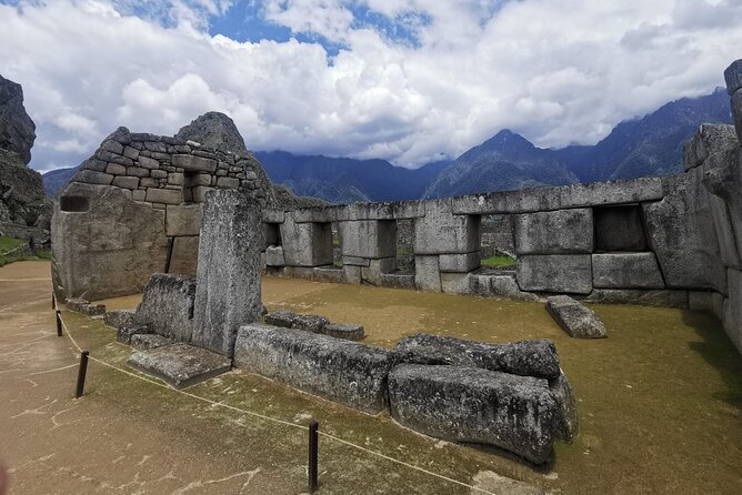 2-Day Tour in Sacred Valley and Machu Picchu from Cusco - The guide can make or break a packed schedule