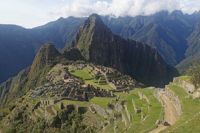 2-Day Tour in Sacred Valley and Machu Picchu from Cusco - Day 1: Pisac before the crowds and heat