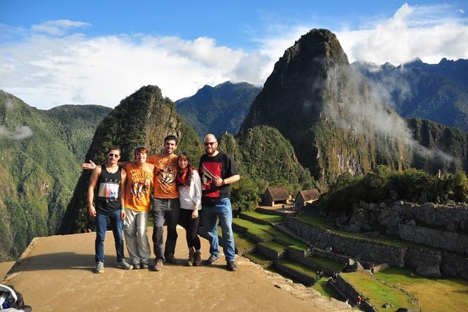4-Day Lares Trek to Machu Picchu from Cusco - Guides, cooks, and group size