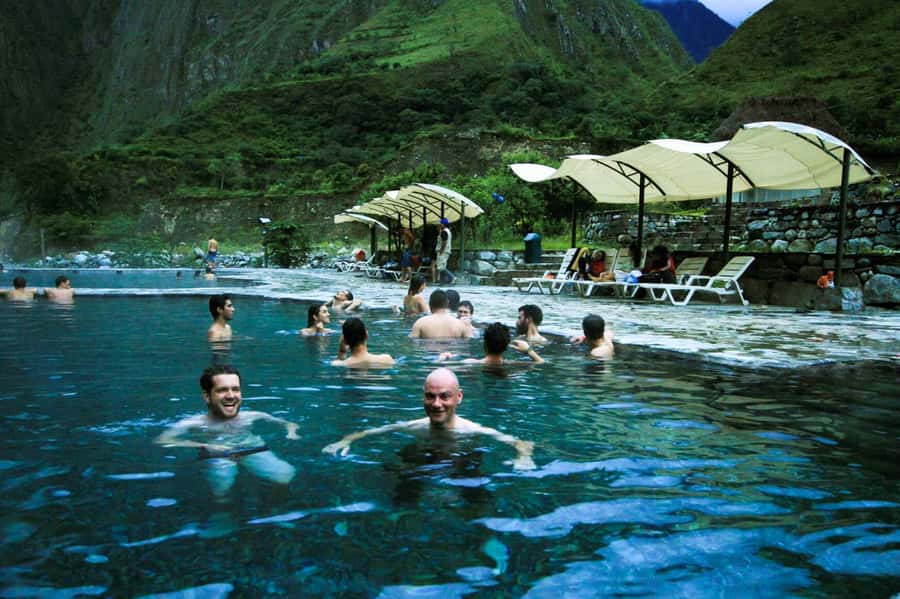 4 Days Inca Jungle Adventure to Machu Picchu - The hostels and meals: simple, local, and part of the appeal