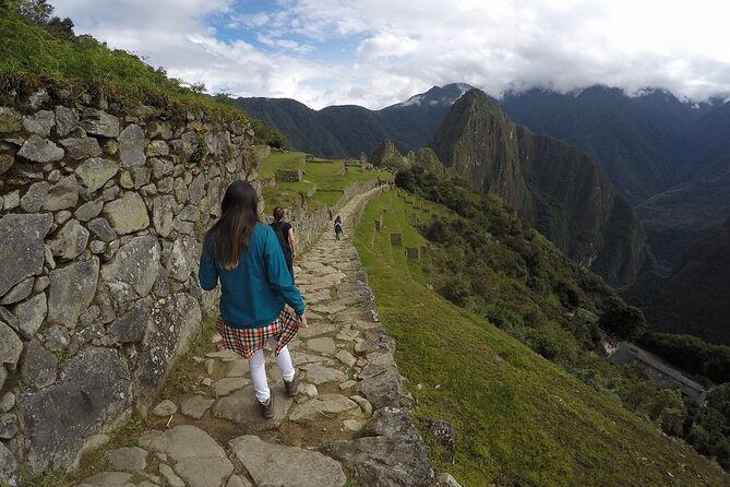 4 Days Inca Trail To Machu Picchu - Day three through Runcurakay, Chaquicocha, and Phuyupatamarca