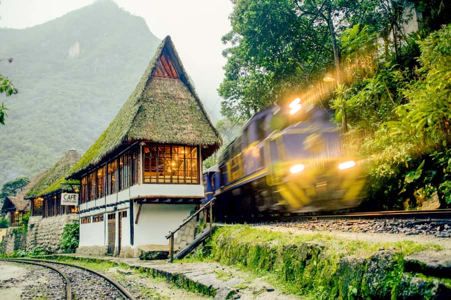 Aguas Calientes: Lunch at Cafe Inkaterra Restaurant - From Machu Picchu to a riverfront table