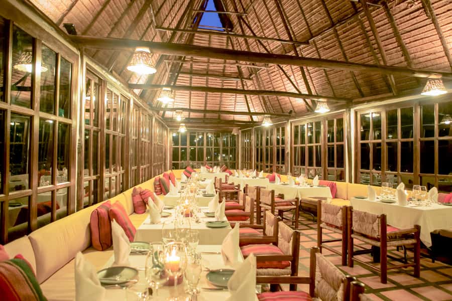 Aguas Calientes: Lunch at Cafe Inkaterra Restaurant - Service and the pace of a two-hour stop