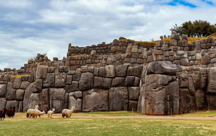 City Tour Cusco Qoricancha Sacsayhuaman y Tambomachay - Qenqo, a shorter stop with a ritual focus