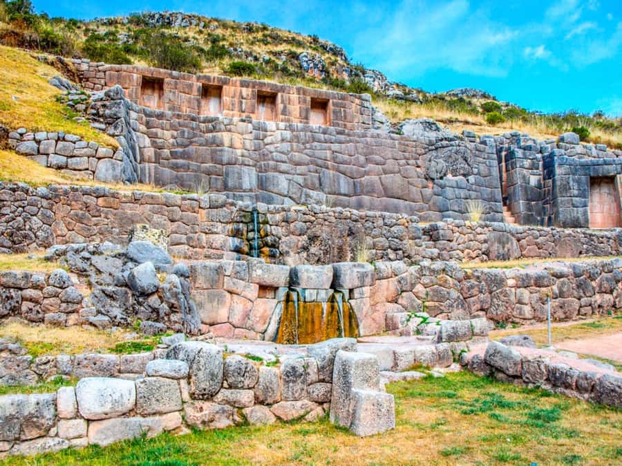 City Tour Cusco Qoricancha Sacsayhuaman y Tambomachay - Tambomachay and the living water channels