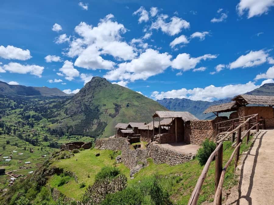 City Tour Cusco & Valle Sagrado Pisac mas Almuerzo - Pisac Town Offers Shopping Before the Ruins
