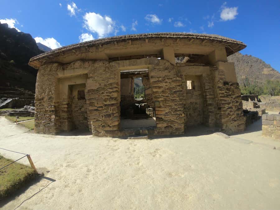 Classic Sacred Valley full day - Chinchero links archaeology with textile work