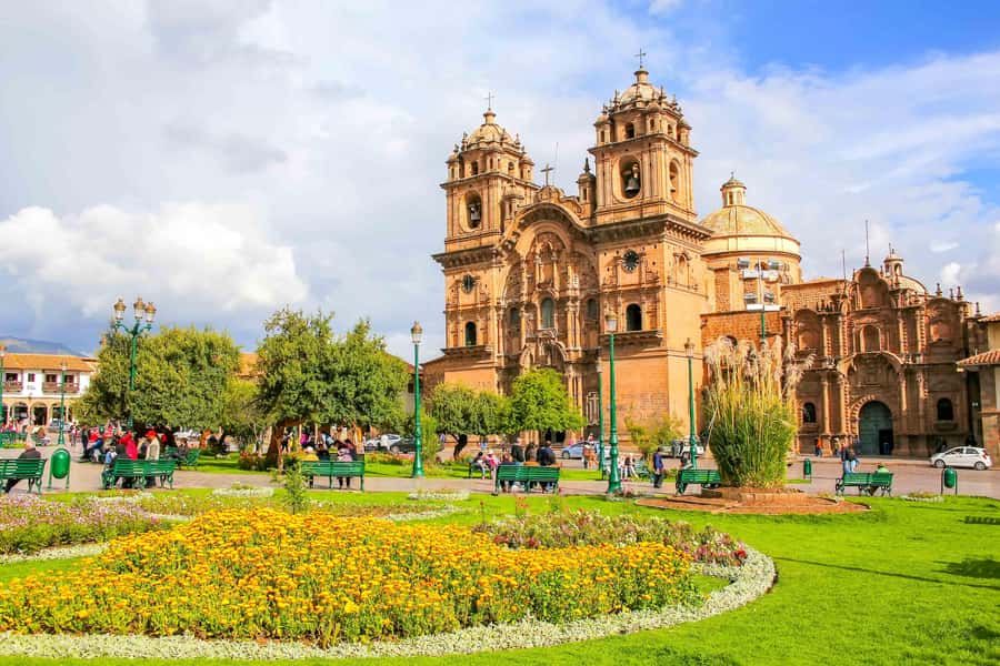 Cusco: City and Nearby Ruins 5-Hour Guided Tour - The Plaza de Armas and Cusco Cathedral