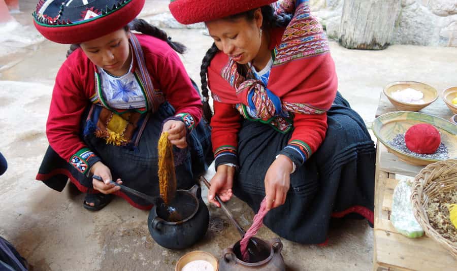 Cusco: Full-Day Sacred Valley and Maras Tour - Chinchero begins with craft and Incan remains