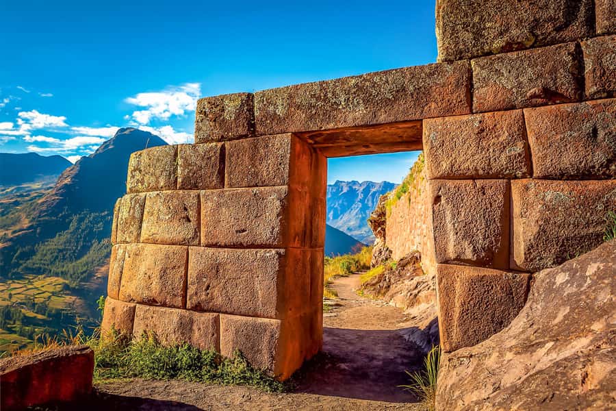 Cusco: Full-Day Tour of The Sacred Valley With Lunch - Following the Vilcanota River to Urubamba