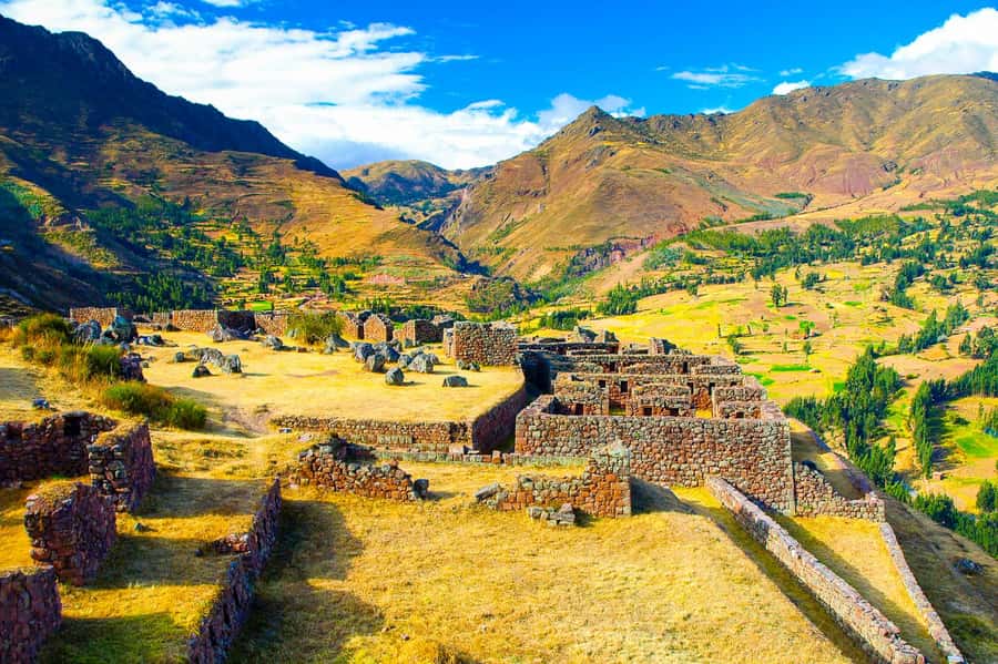Cusco: Full-Day Tour of The Sacred Valley With Lunch - Guides, transport, and the pace of the day
