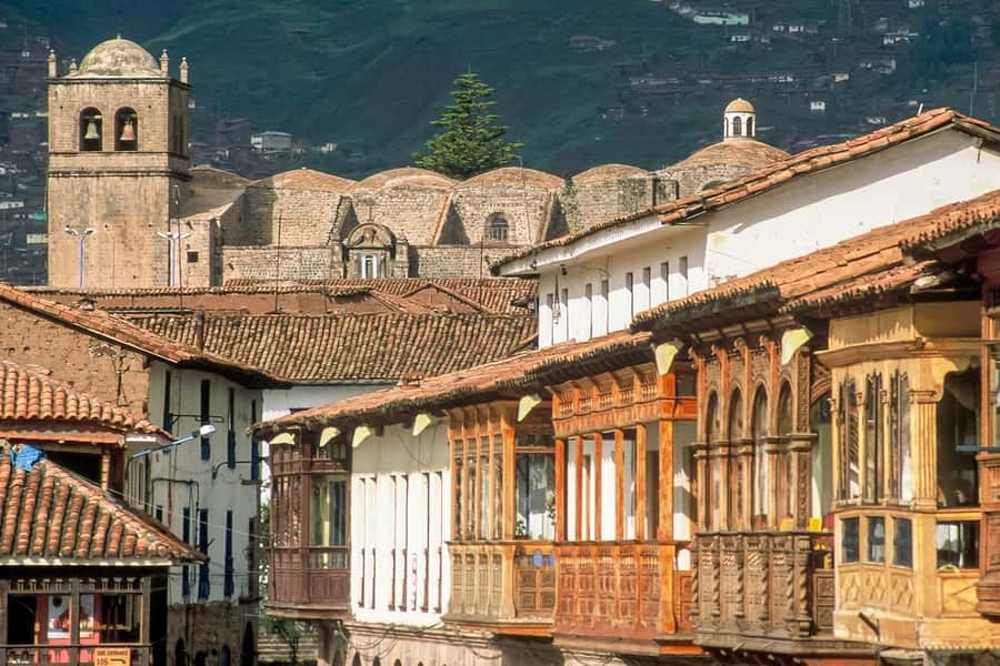 Cusco: Half-Day City and Nearby Archaeological Sites Tour - Sacsayhuaman and the giant stones above Cusco