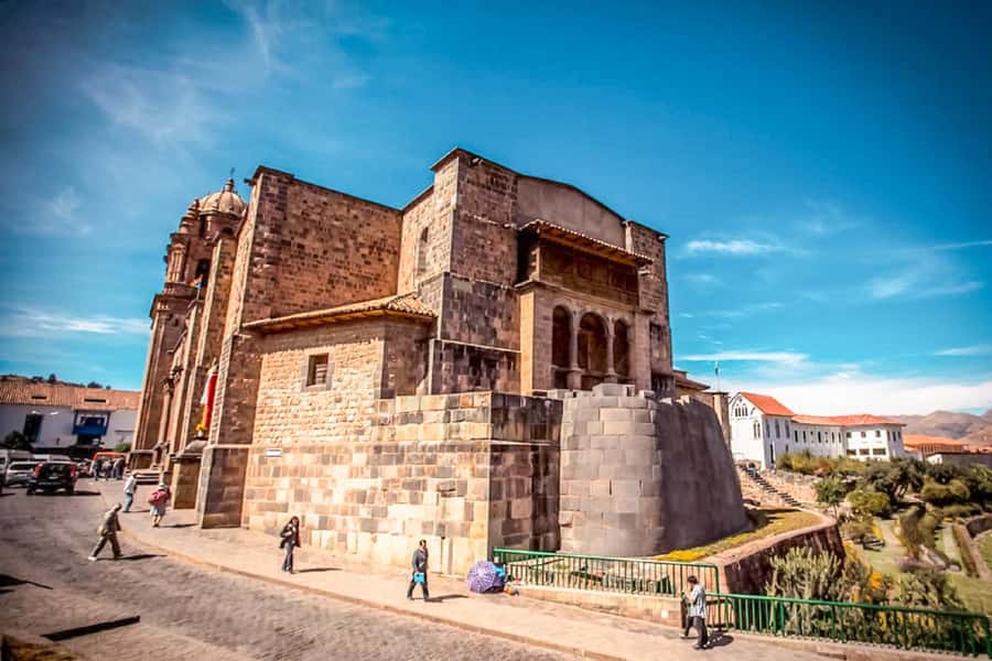 Cusco: Half-Day City and Nearby Archaeological Sites Tour - Guides, languages, and the human side of the tour