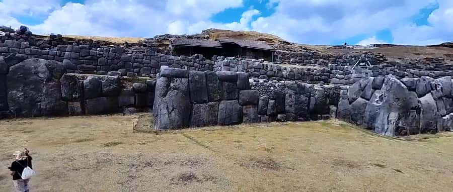 Cusco : Half-Day Explore Inca Ruins qoricancha sacsayhuaman - The guide and group rhythm