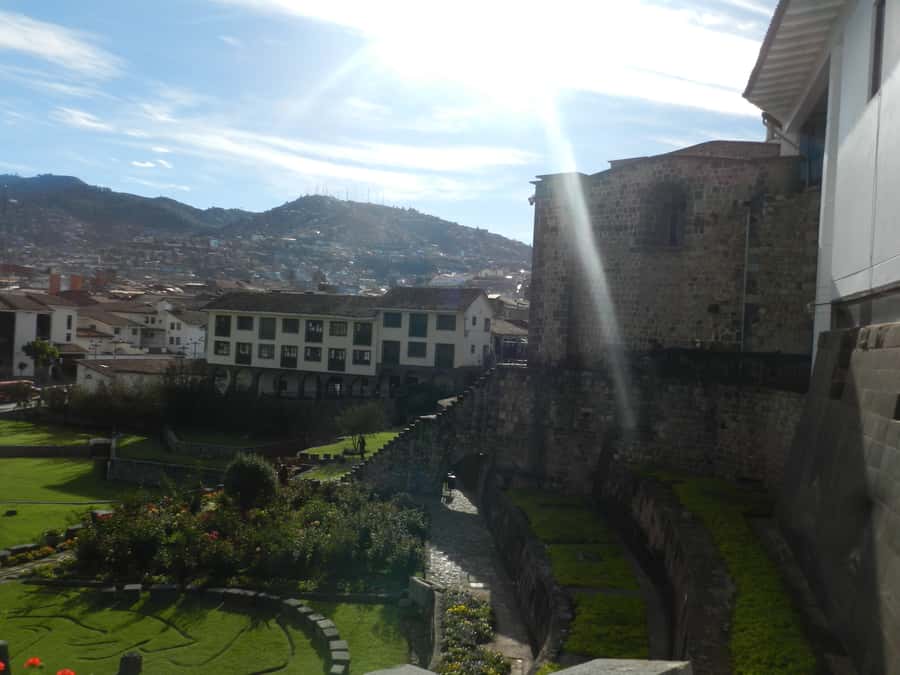 Cusco: Half-Day Historic City Tour - The textile center adds a modern shopping stop