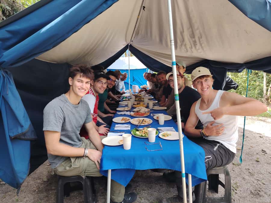 Cusco: Machu Picchu 2-Day Inca Trail with Panoramic Train - Chachabamba and the first walking hours