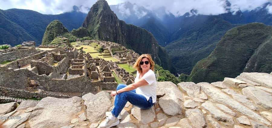 Cusco: Machu Picchu Day Trip with Train + Entrance ticket - Entering Machu Picchu with a two-hour guided visit