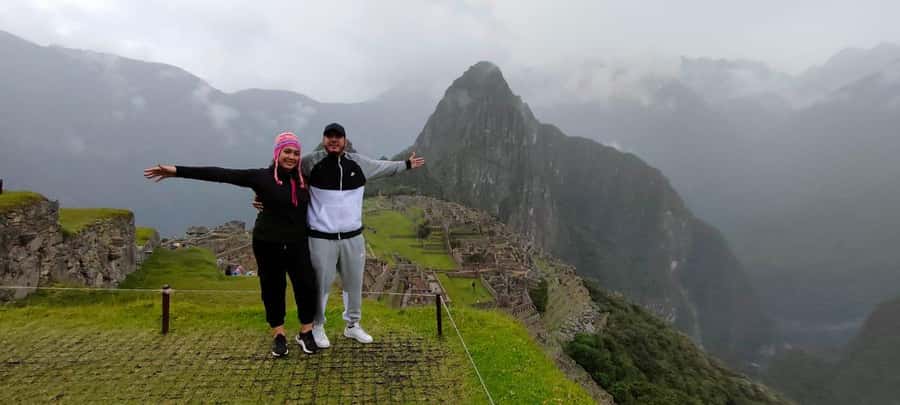 Cusco: Machu Picchu Day Trip with Train + Entrance ticket - Free time in Aguas Calientes