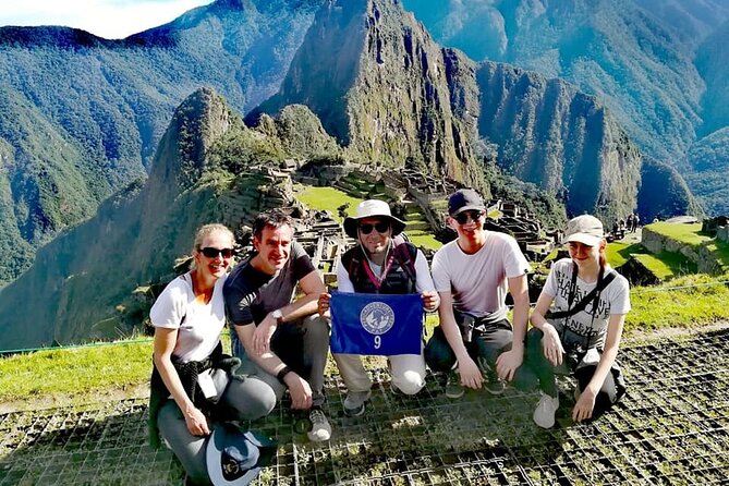 CUSCO MAGICAL 4D Transfer, Hotel, City Tour, Sacred Valley and Machu picchu - Day one: Cusco’s old center and the hilltop ruins