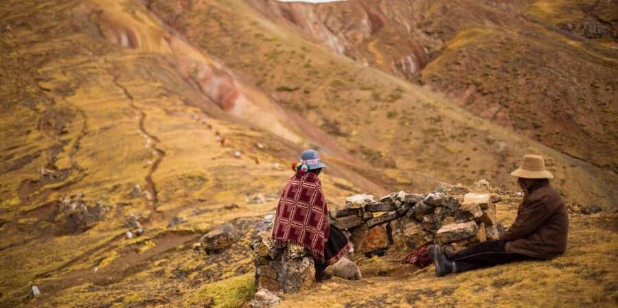 Cusco : Palcoyo - Rainbow Mountain Hidden Sister - The return to Cusco between 5:00 and 6:00 PM