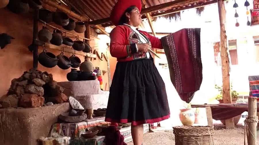 Cusco: Pisac, Ollantaytambo, & Chinchero Sacred Valley Tour - Ollantaytambo’s massive Inca masonry
