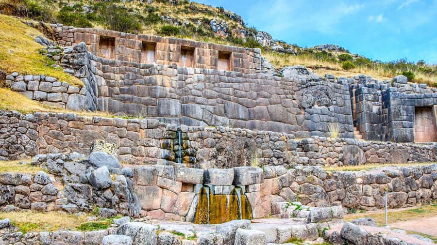 Cusco: Pisac, Sacsayhuaman, Q'enqo, and Tambomachay Tour - Sacsayhuaman and the power of stone