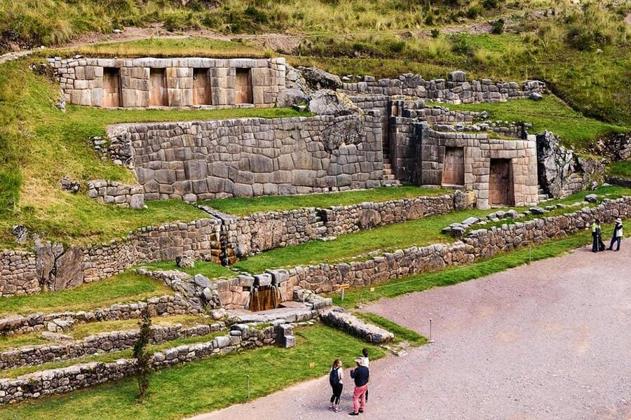 Cusco: Pisac, Sacsayhuaman, Q'enqo, and Tambomachay Tour - Puka-Pukara, the roadside lookout