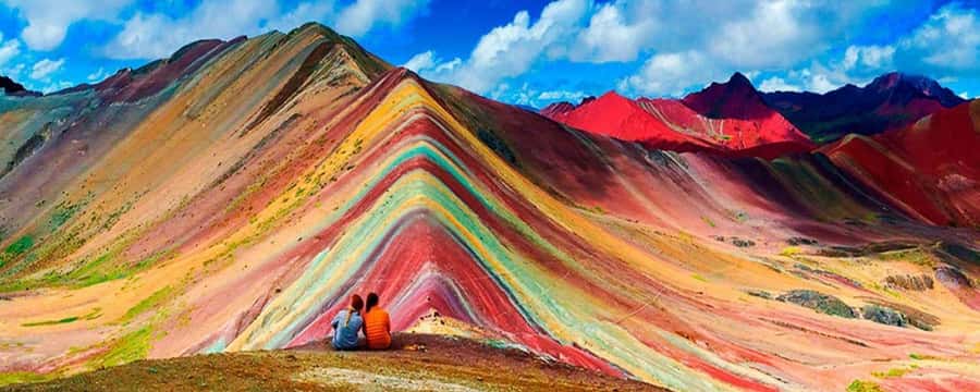 Cusco: Rainbow Mountain and viewpoint red valley ( optional) - Breakfast in Tincinco before the mountain road
