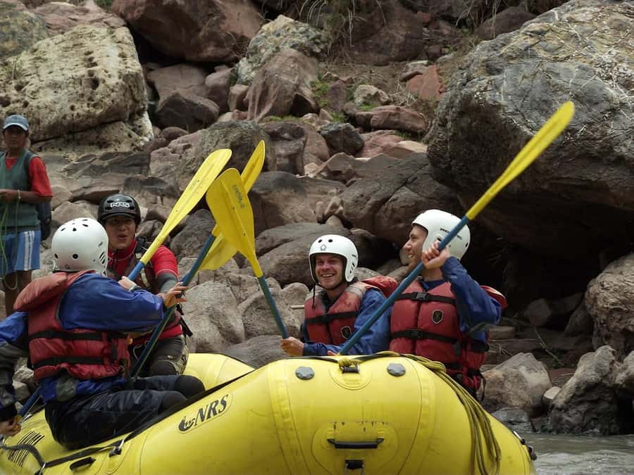 Cusco: River Rafting Adventure Full Day | Adrenaline Tour - Lunch, hot showers, and a eucalyptus sauna