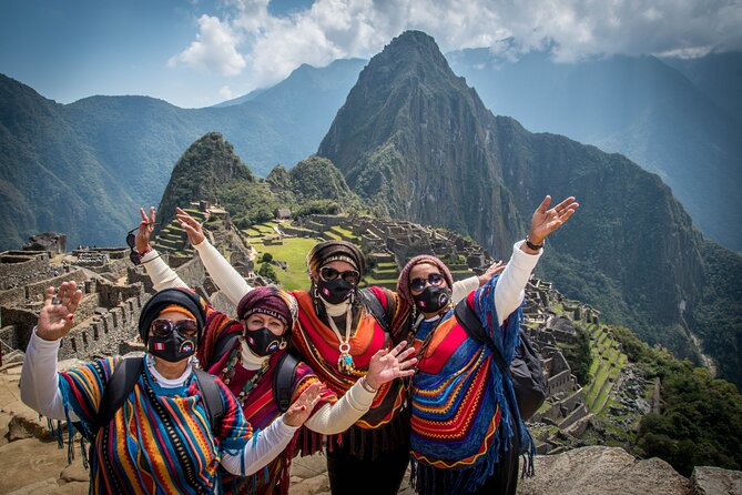 Day Trip to Machu Picchu from Cusco - The Expedition or Voyage train to Aguas Calientes
