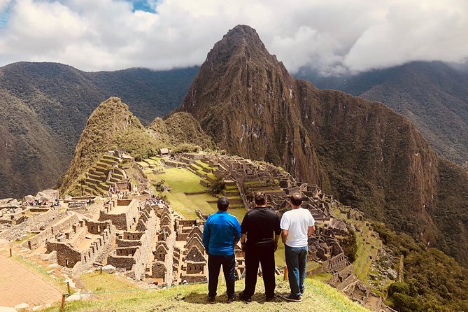 Essential Machu Picchu Full Day Tour - The panoramic train to Aguas Calientes