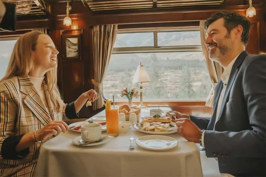 Excursion Cusco - Puno - Titicaca Observatory Train - Music and culture between the major stops