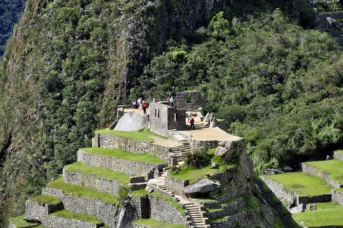 Experience Machu Picchu sustainably on a private tour from Cusco - Walking from Cusco to San Pedro Station