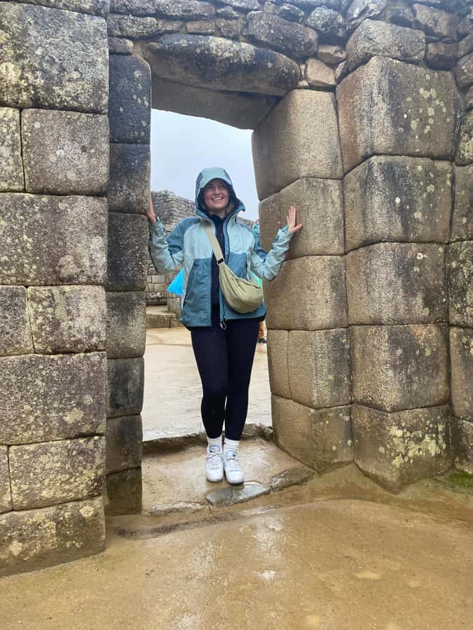 From Aguas Calientes: Machu Picchu guided tour with tickets - Who should book this tour?