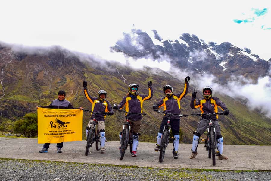 From Cusco: 4-Day Inca Jungle Adventure to Machu Picchu - Day one: from 4,350 meters to Santa Maria