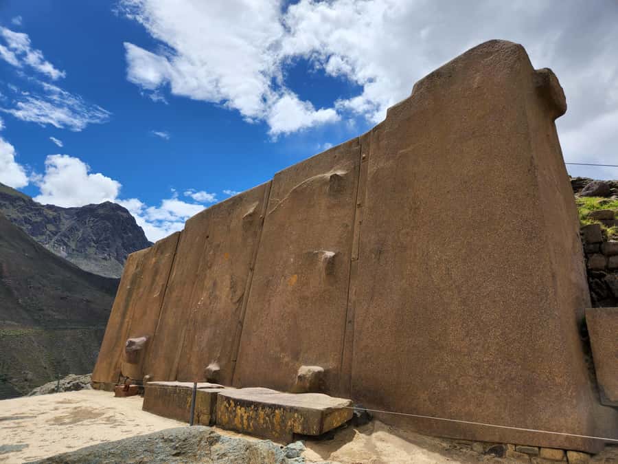 From Cusco: Chinchero, Moray, Maras and Ollantaytambo - Chinchero: Inca stonework and alpaca wool