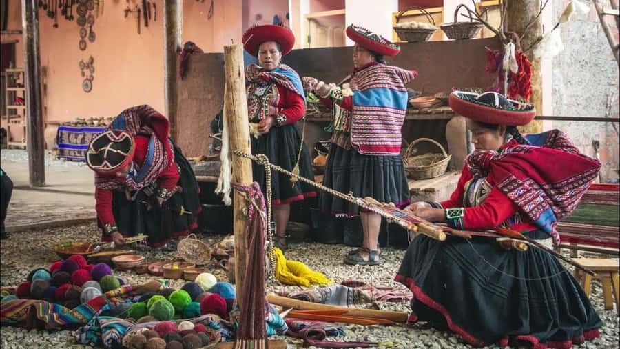 From Cusco: Chinchero Weavers, Moray, Maras Salt Mines Tour - Who should book this tour