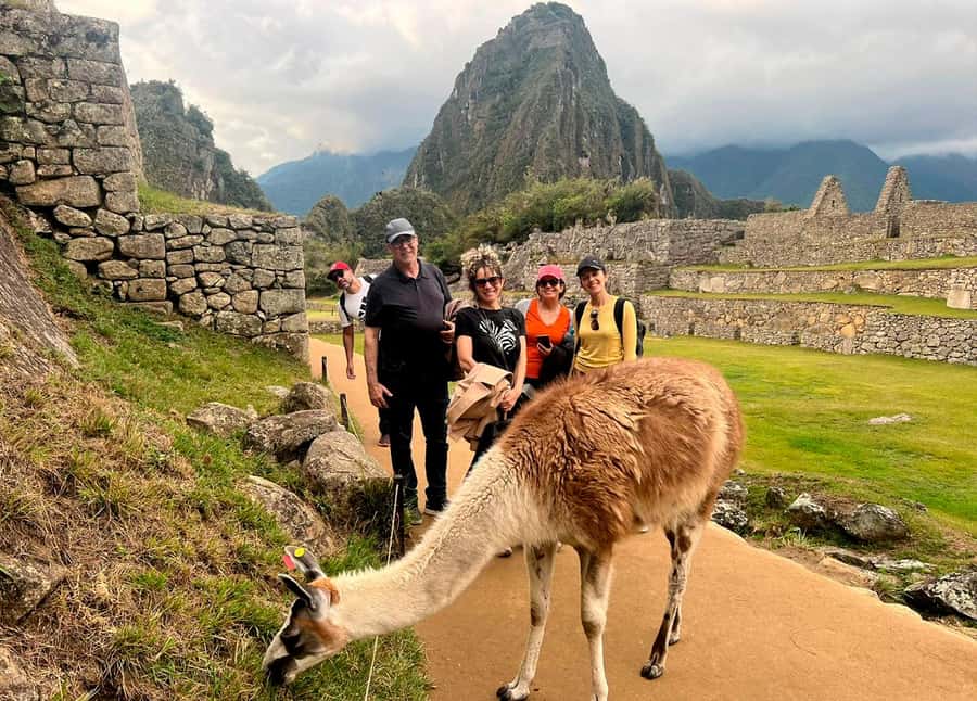 From Cusco: Full-Day Group Tour of Machu Picchu - Finding your way around Aguas Calientes
