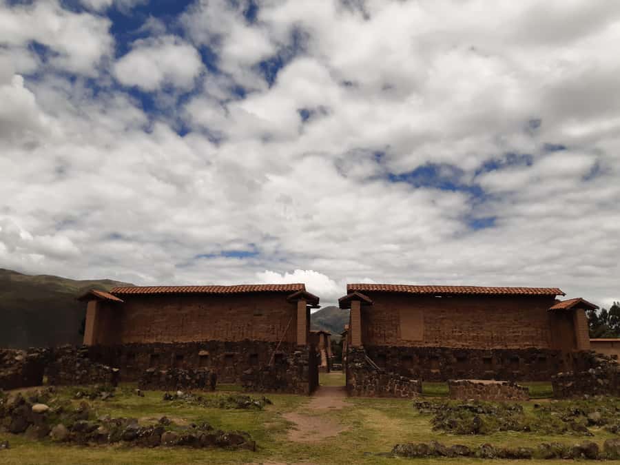 From Cusco: Lake Titicaca with a visit to Uros and Taquile - Pukara and the evening in Puno