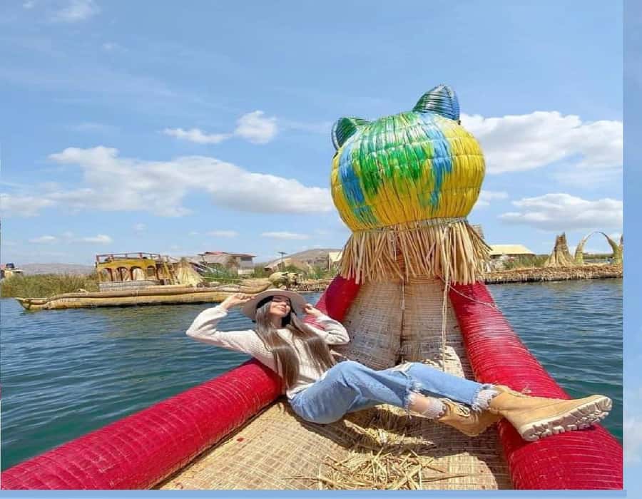 From Cusco: Lake Titicaca with a visit to Uros and Taquile - 6:25 a.m. pickup and the road to Andahuaylillas