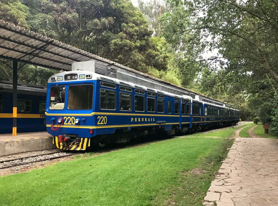 From Cusco: Machu Picchu Private Day Trip on Panoramic Train - The day begins with a long but useful transfer