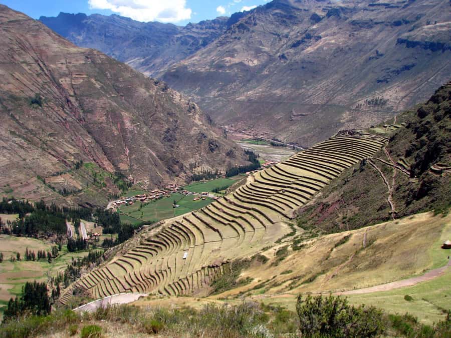 From Cusco: Sacred Valley Group Tour with Buffet Lunch - Ollantaytambo’s military and ceremonial role