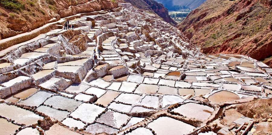 From Ollantaytambo: Moray, Maras, and Chinchero Guided Tour - Chinchero and the work behind Andean textiles