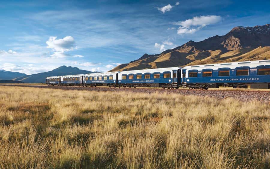 From Puno: Travel to Cusco in Titicaca Train All Inclusive - La Raya, the high point between Puno and Cusco
