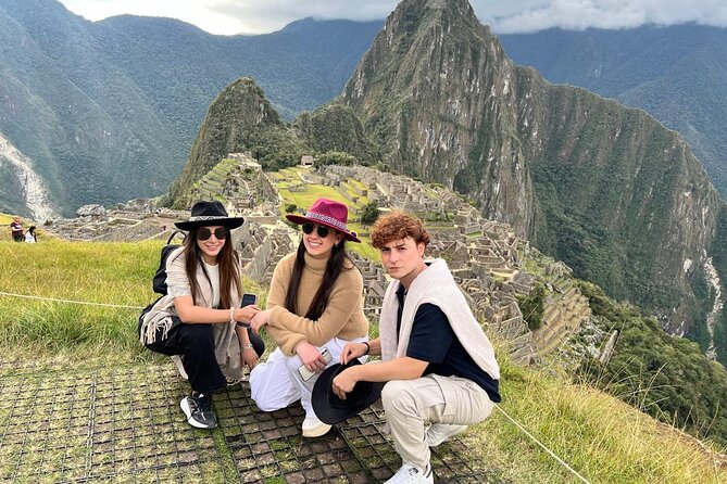 Full Day Private Guided Tour in Machu Picchu - Lunch at Julian Restaurant in Aguas Calientes
