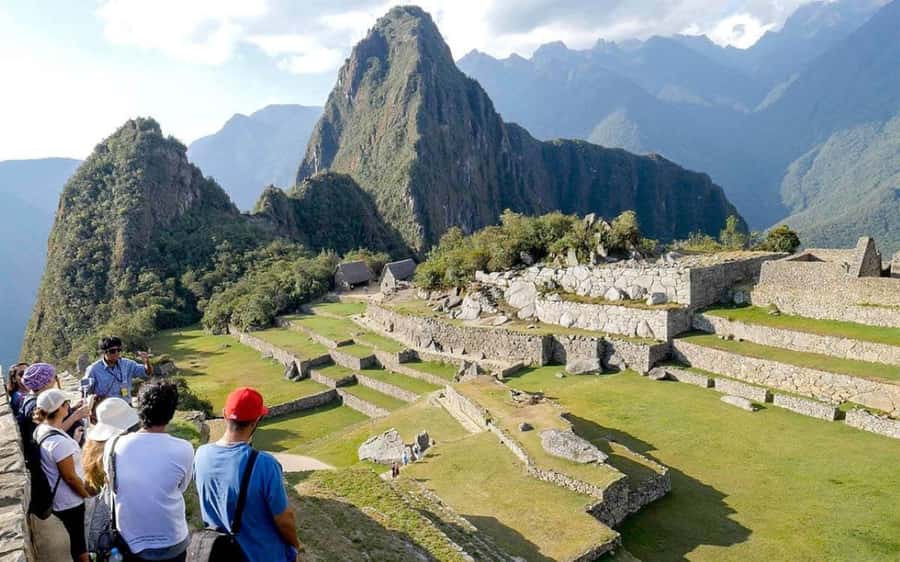 Guide in Machu Picchu - English and Spanish start times