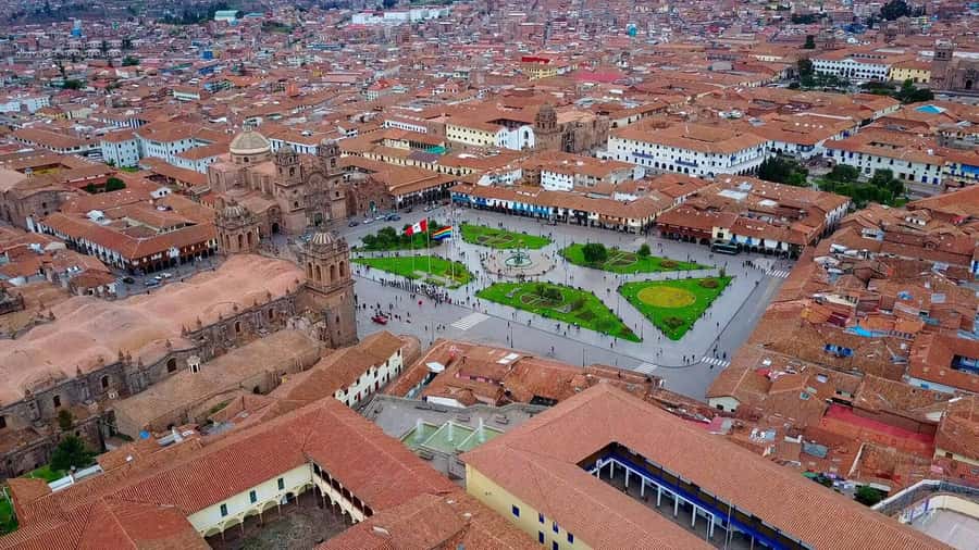 Guided tour of Cusco and its 4 ruins - Sacsayhuamán and the scale of Inca building