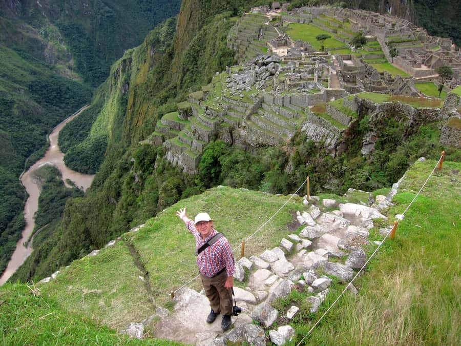 IN MACHU PICCHU: Private Tour Guide Service - Reaching the control gate from Aguas Calientes